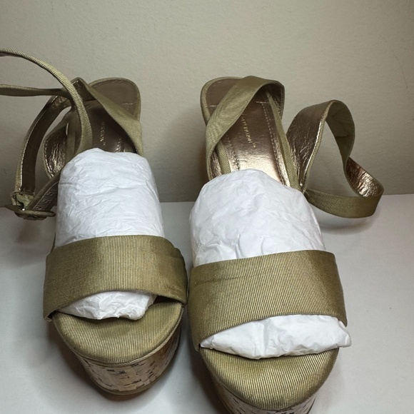 BCBG Heels Wedges Thick Straps Tan Size 10 - Picture 6 of 16
